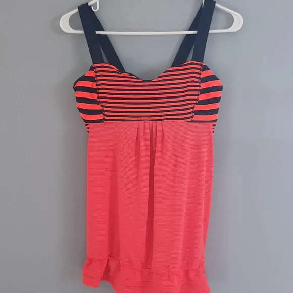 * Lululemon Tank - Picture 1 of 6
